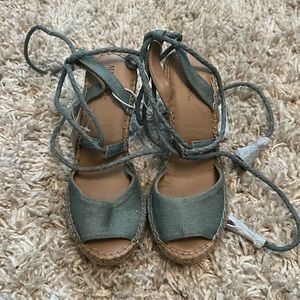 NWT denim Merona wedges